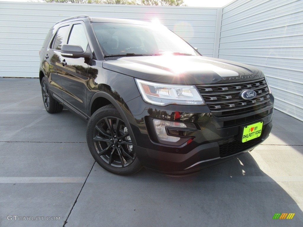 2017 Explorer XLT - Shadow Black / Sport Appearance Dark Earth Gray photo #2