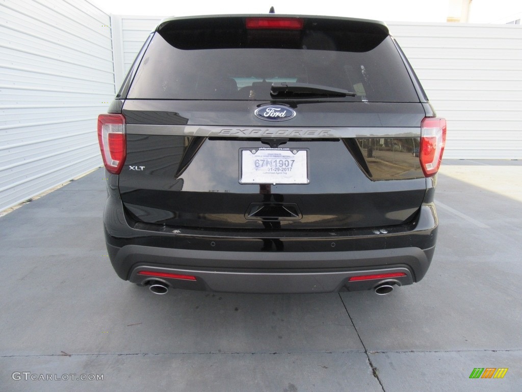 2017 Explorer XLT - Shadow Black / Sport Appearance Dark Earth Gray photo #5