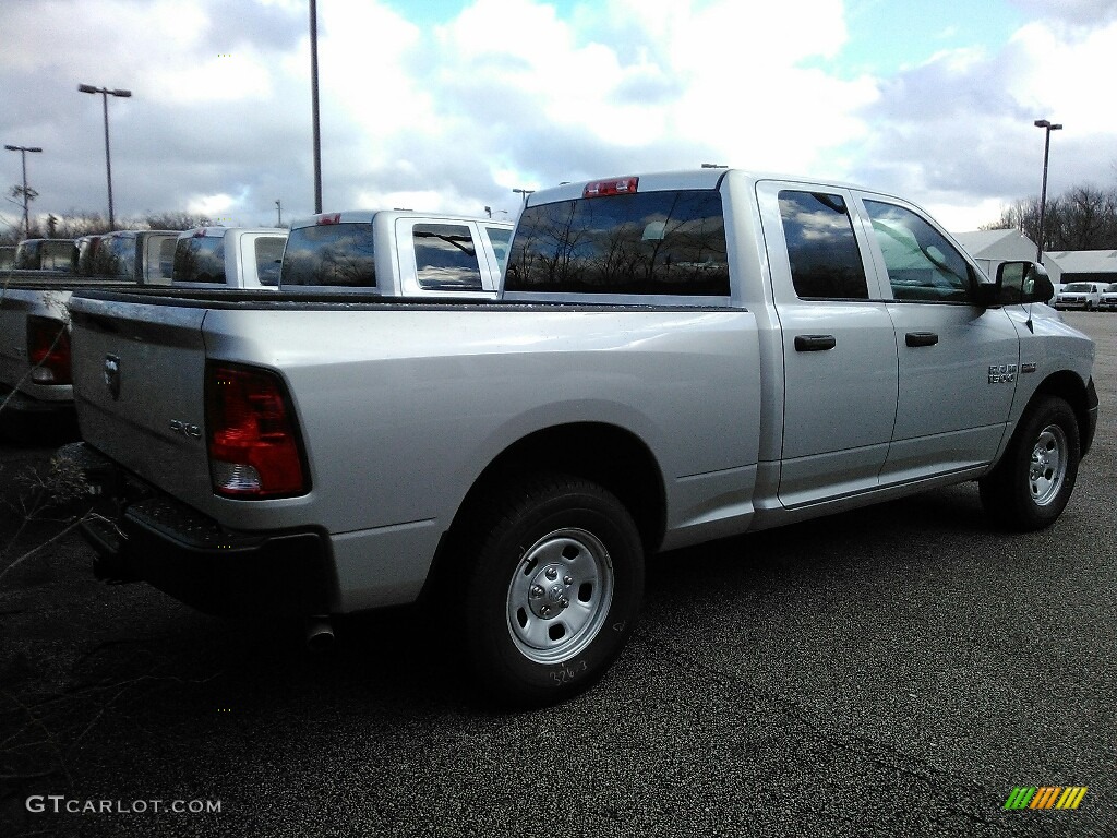 2017 1500 Express Quad Cab 4x4 - Bright Silver Metallic / Black/Diesel Gray photo #10