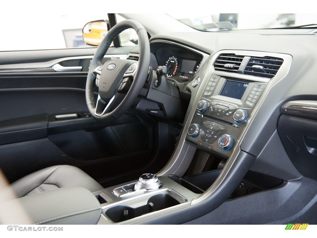 2017 Fusion SE AWD - White Gold / Ebony photo #7