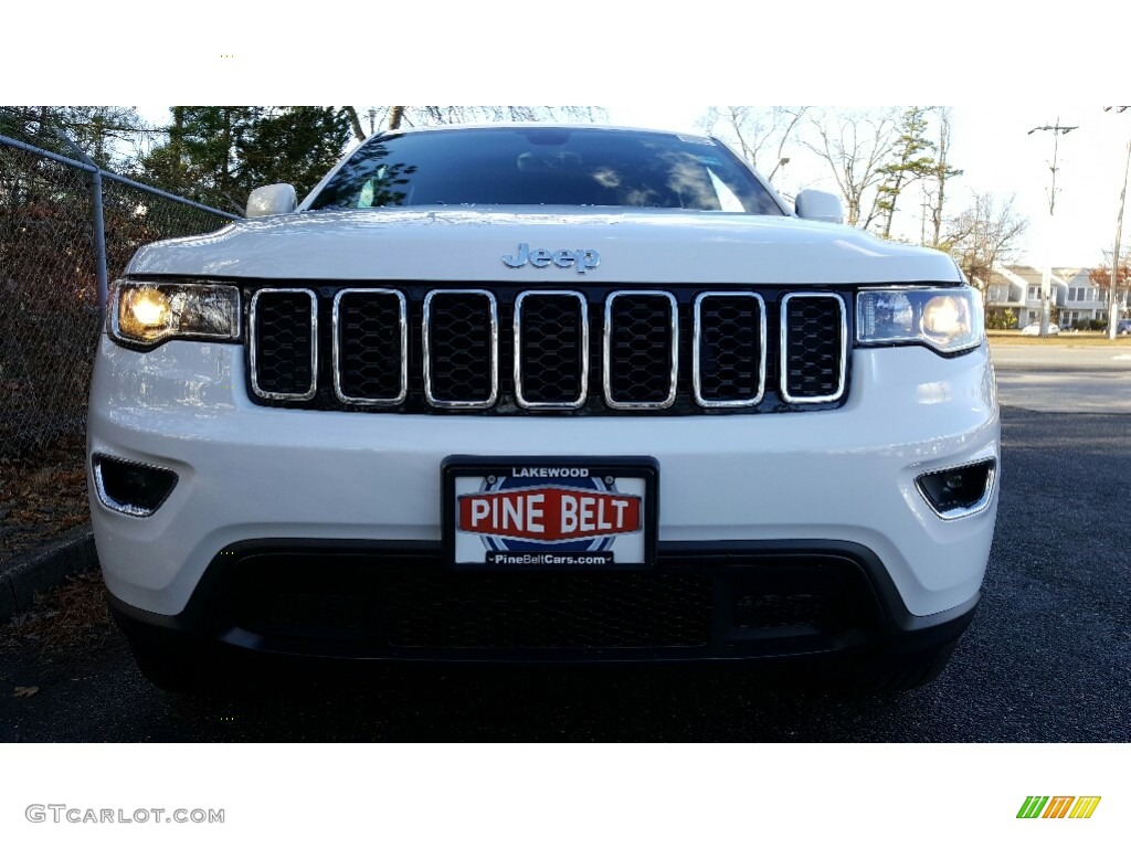 2017 Grand Cherokee Laredo 4x4 - Bright White / Black photo #2