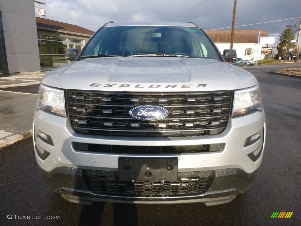 2017 Explorer XLT 4WD - Ingot Silver / Sport Appearance Dark Earth Gray photo #2