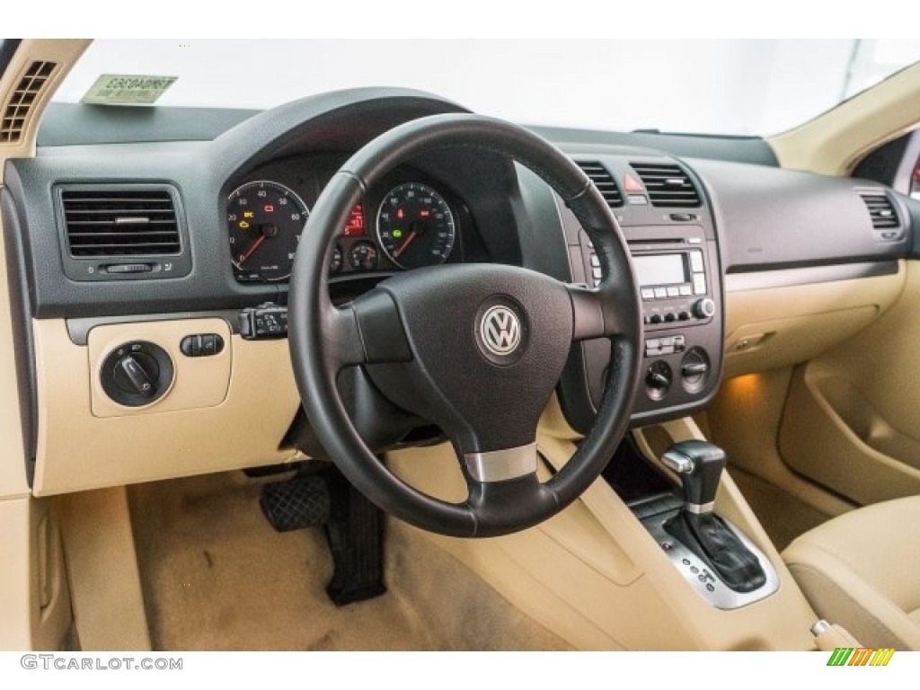 2008 Jetta SE Sedan - Salsa Red / Pure Beige photo #17