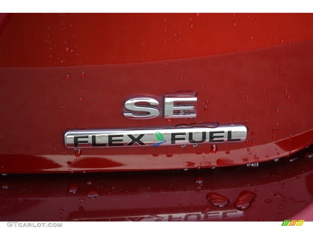 2015 Focus SE Sedan - Ruby Red Metallic / Charcoal Black photo #5