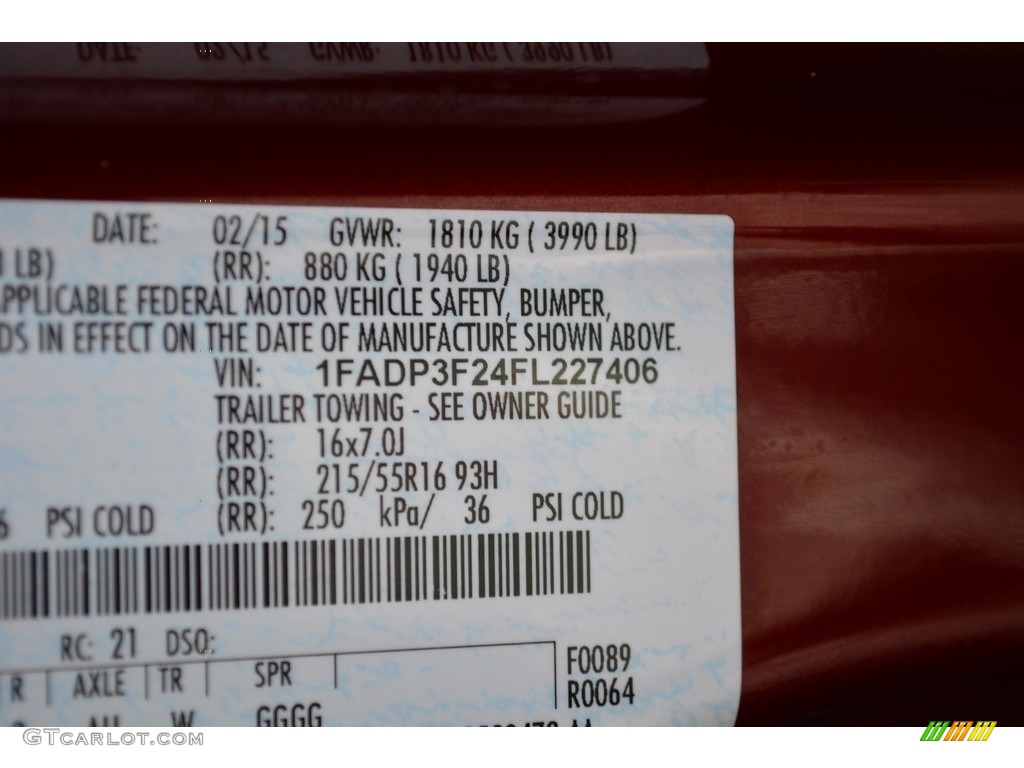 2015 Focus SE Sedan - Ruby Red Metallic / Charcoal Black photo #11