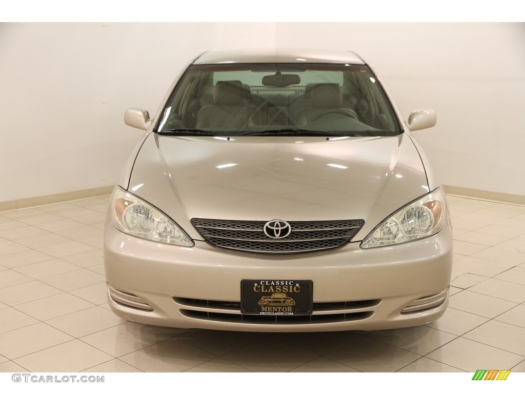 2004 Camry LE - Desert Sand Mica / Taupe photo #2