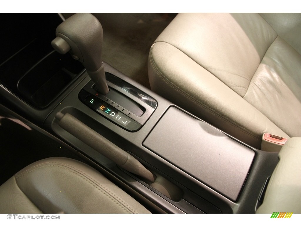 2004 Camry LE - Desert Sand Mica / Taupe photo #10