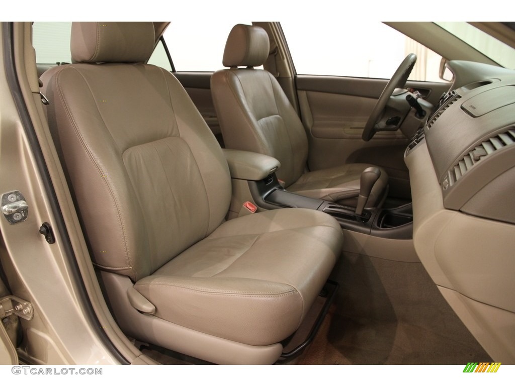 2004 Camry LE - Desert Sand Mica / Taupe photo #12