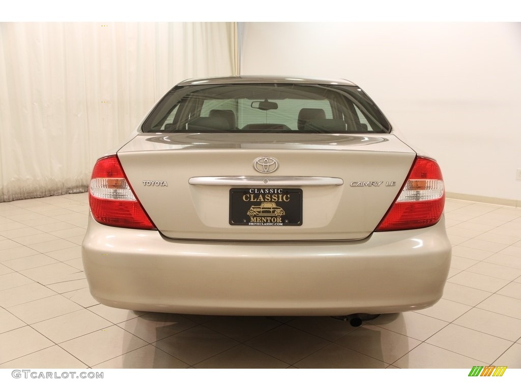 2004 Camry LE - Desert Sand Mica / Taupe photo #15