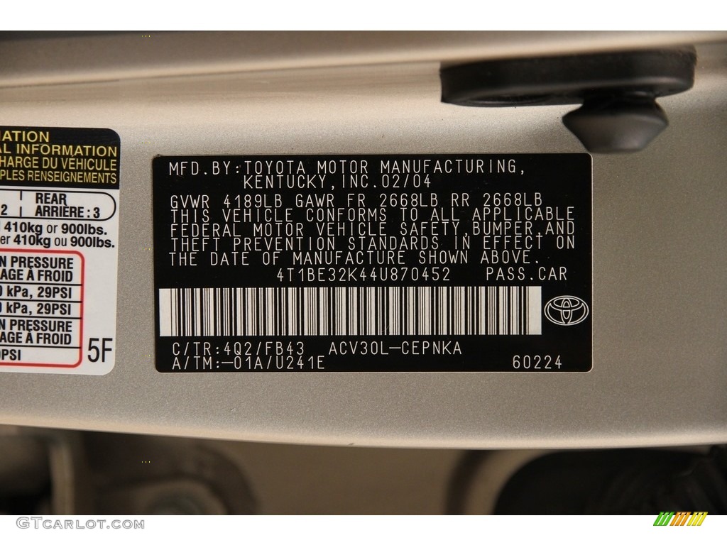 2004 Camry LE - Desert Sand Mica / Taupe photo #17
