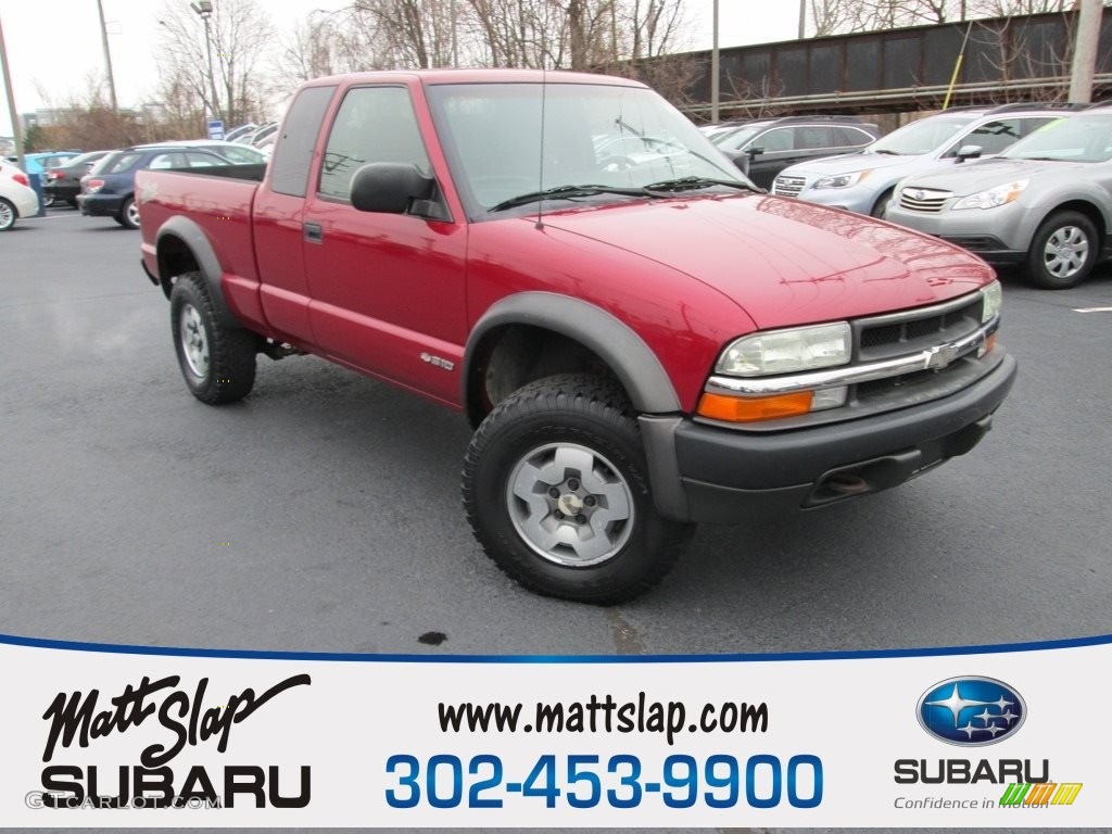 2003 S10 ZR2 Extended Cab 4x4 - Victory Red / Graphite photo #1