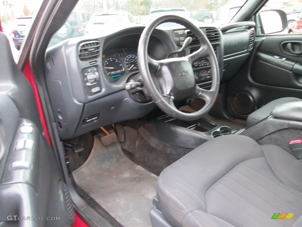 2003 S10 ZR2 Extended Cab 4x4 - Victory Red / Graphite photo #10