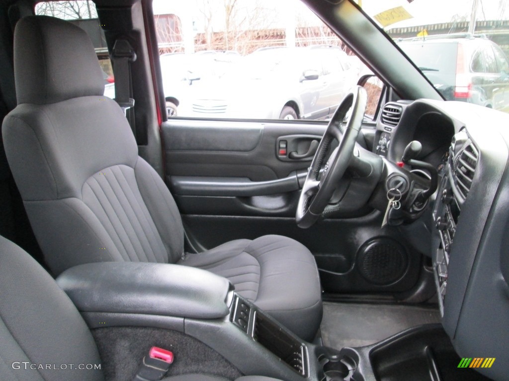 2003 S10 ZR2 Extended Cab 4x4 - Victory Red / Graphite photo #16