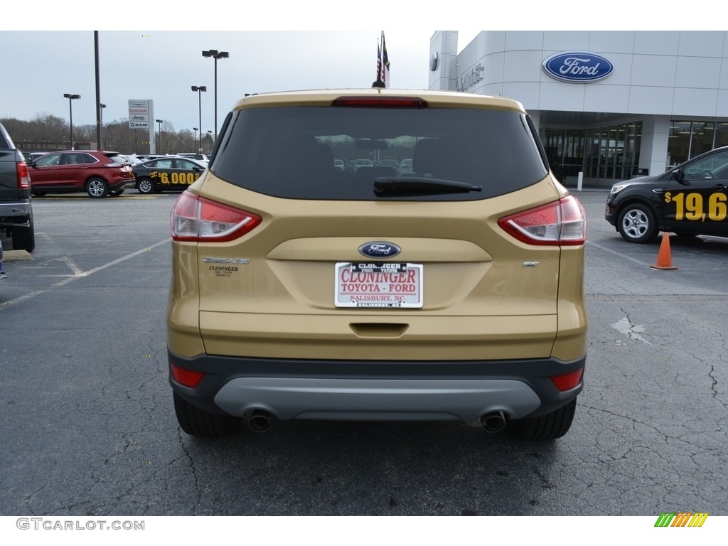 2015 Escape SE - Karat Gold Metallic / Medium Light Stone photo #4