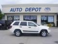 2006 Stone White Jeep Grand Cherokee Laredo 4x4  photo #1