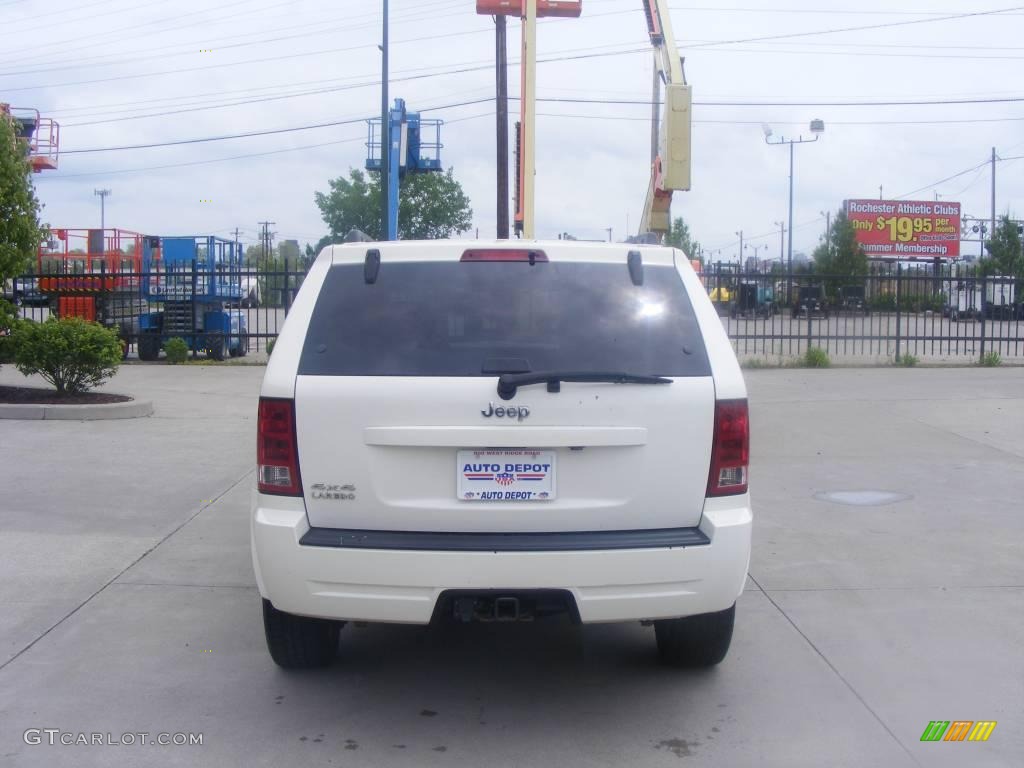 2006 Grand Cherokee Laredo 4x4 - Stone White / Khaki photo #6