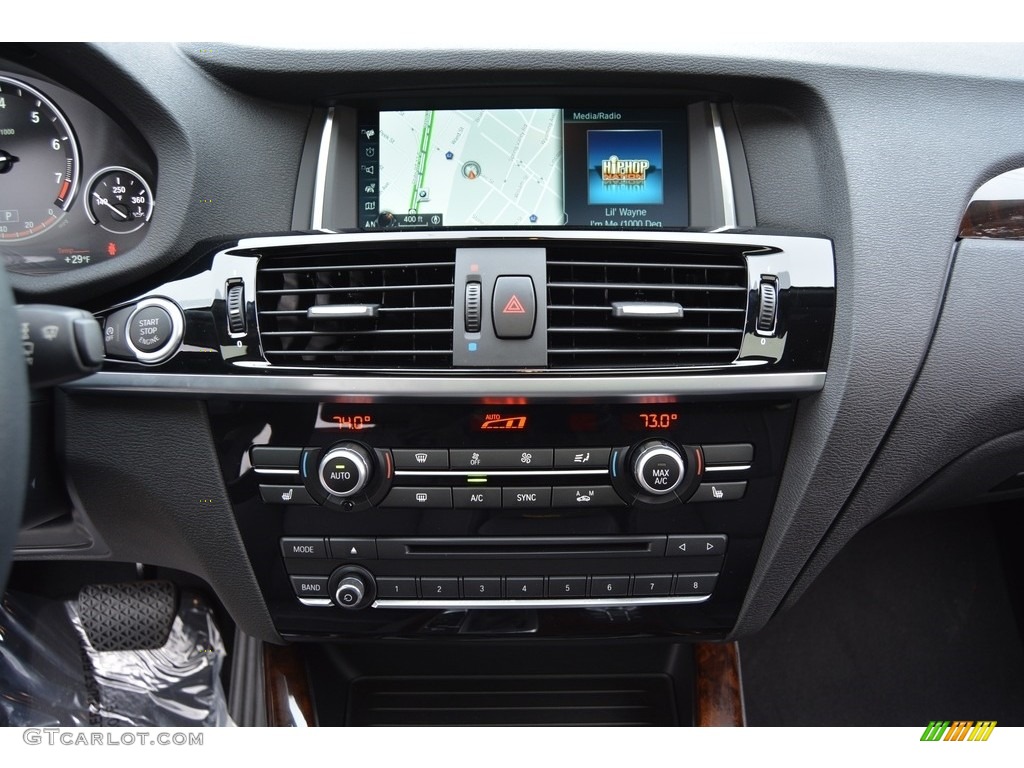 2017 BMW X4 xDrive28i Controls Photo #117942818