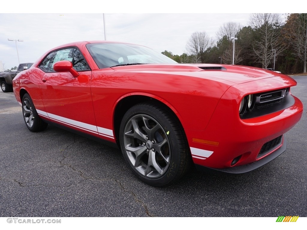 TorRed 2017 Dodge Challenger SXT Exterior Photo #117945110