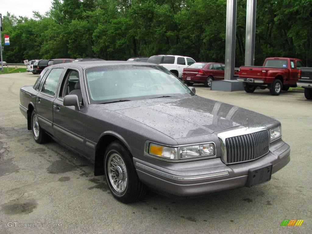 1996 Town Car Executive - Medium Graphite Metallic / Light Gray photo #6
