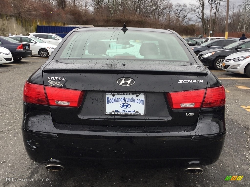 2010 Sonata SE V6 - Ebony Black / Gray photo #5