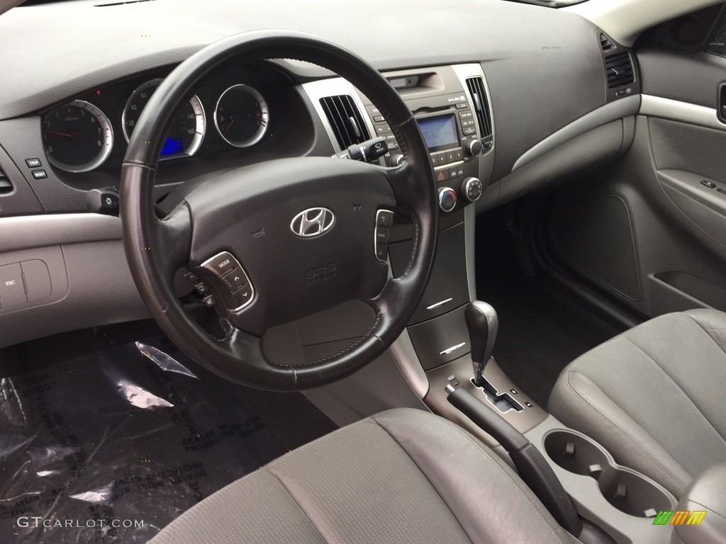 2010 Sonata SE V6 - Ebony Black / Gray photo #9