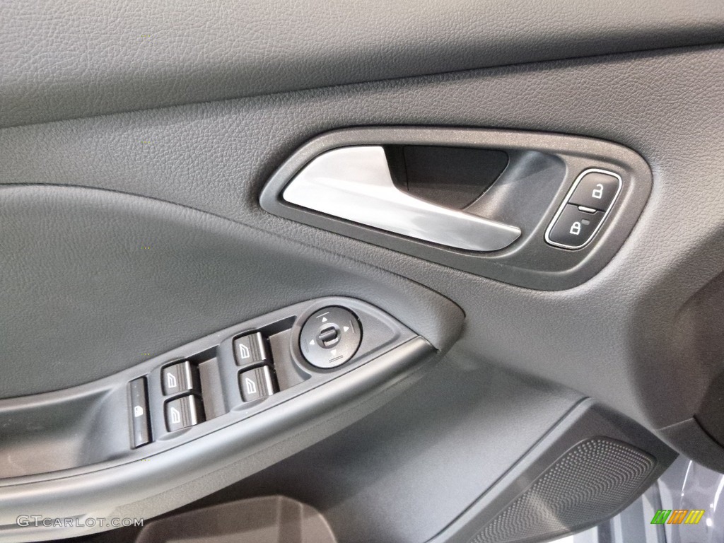 2017 Ford Focus RS Hatch Charcoal Black Recaro Leather Door Panel Photo #117949631