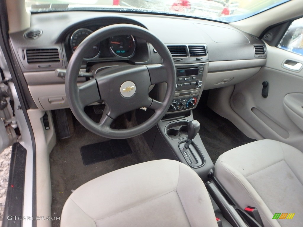 2005 Cobalt Coupe - Ultra Silver Metallic / Gray photo #10