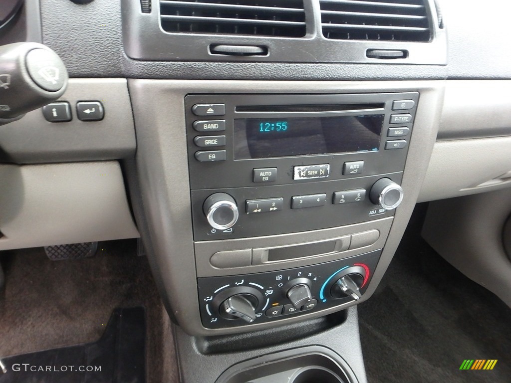 2005 Cobalt Coupe - Ultra Silver Metallic / Gray photo #13