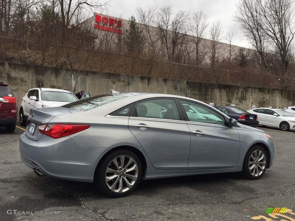 2011 Sonata SE - Iridescent Silver Blue Metallic / Black photo #4