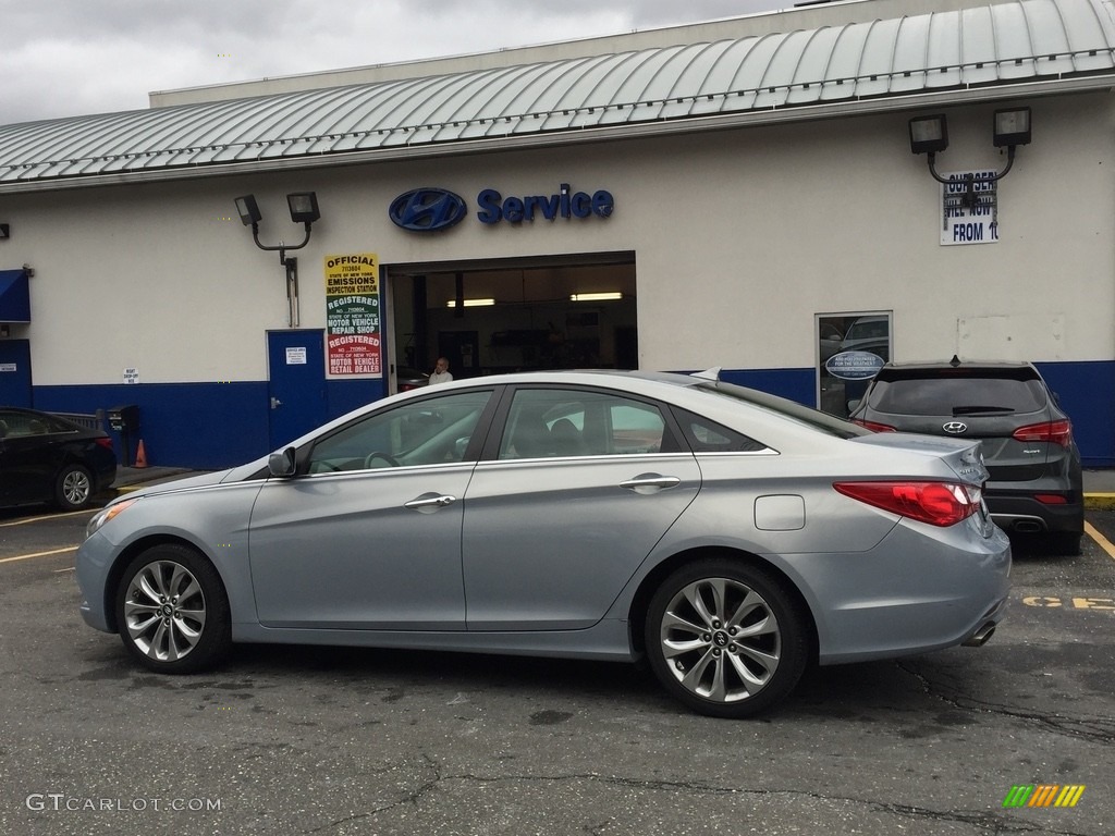 2011 Sonata SE - Iridescent Silver Blue Metallic / Black photo #6