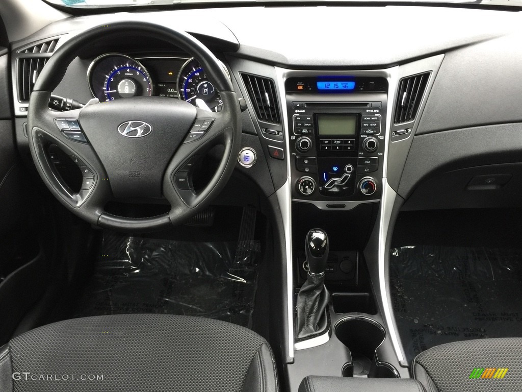 2011 Sonata SE - Iridescent Silver Blue Metallic / Black photo #12
