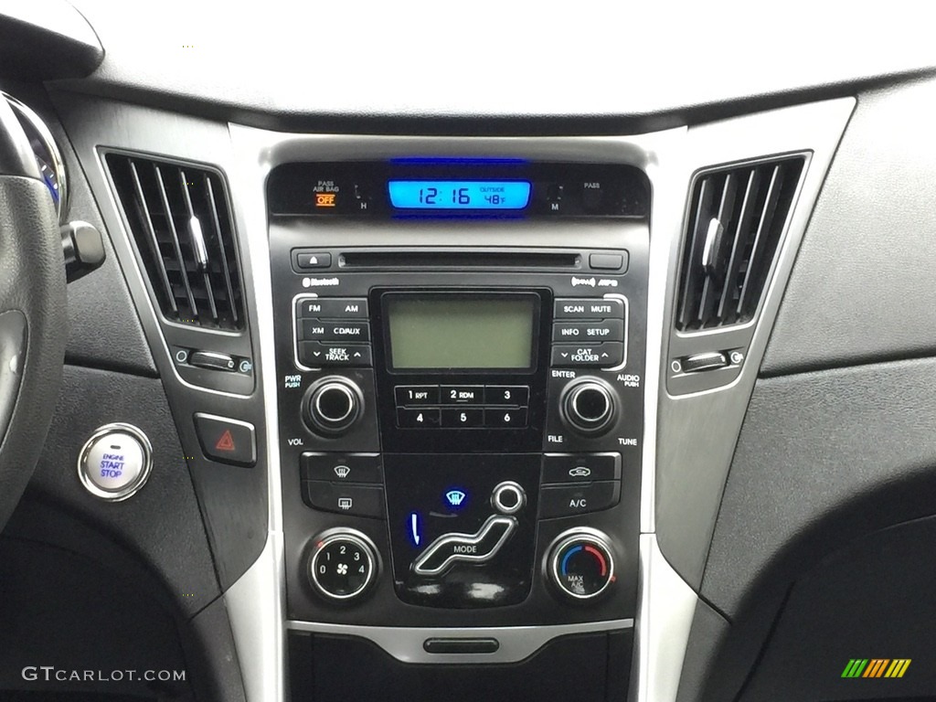 2011 Sonata SE - Iridescent Silver Blue Metallic / Black photo #13