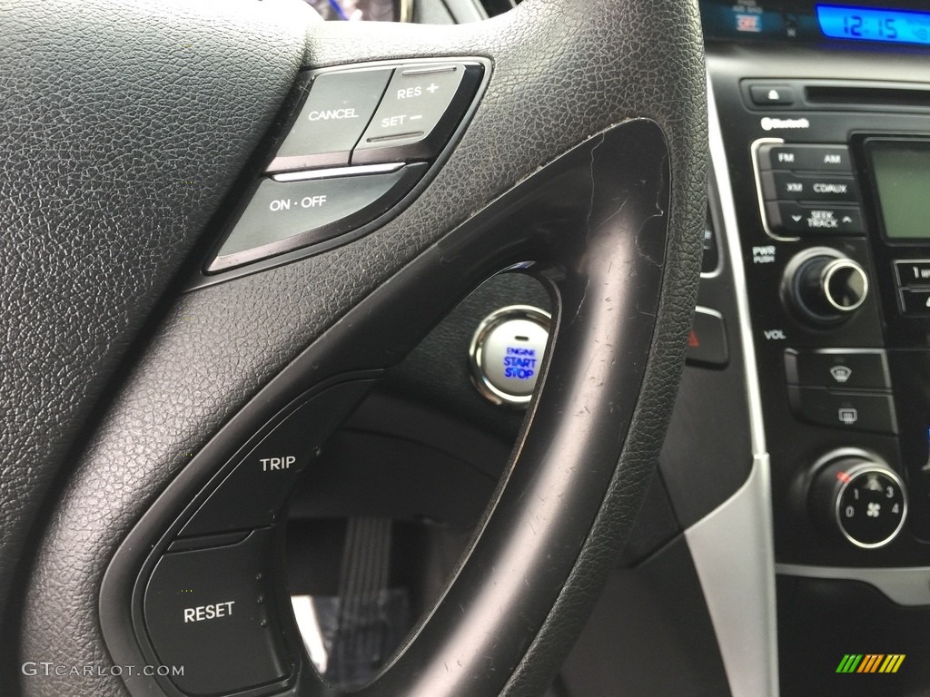 2011 Sonata SE - Iridescent Silver Blue Metallic / Black photo #18
