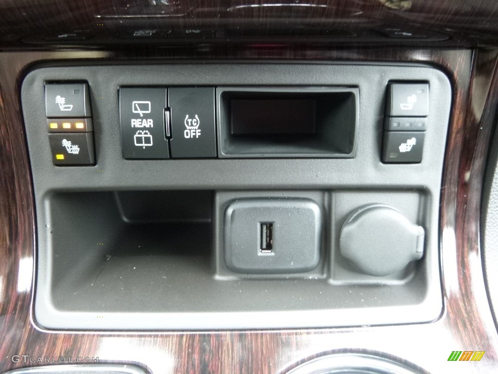 2017 Traverse LT AWD - Silver Ice Metallic / Ebony photo #19