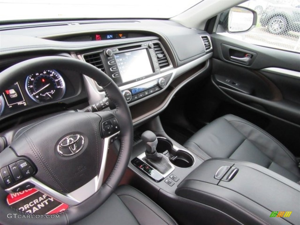 2017 Toyota Highlander XLE Black Dashboard Photo #117954188