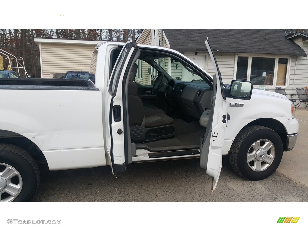 2004 F150 XLT Regular Cab - Oxford White / Dark Flint photo #9