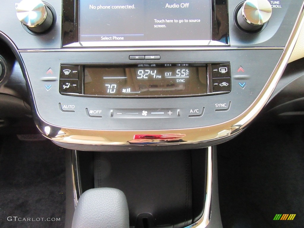 2017 Toyota Avalon XLE Controls Photo #117957911