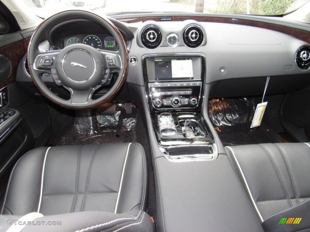 2016 Jaguar XJ 3.0 Dashboard Photos