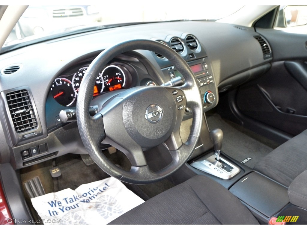 2012 Altima 2.5 S - Red Alert / Charcoal photo #8