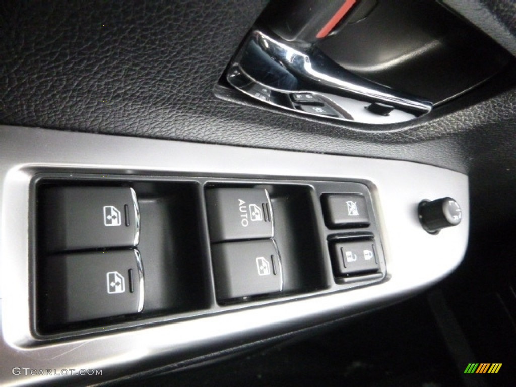 2016 Subaru Impreza 2.0i Limited 5-door Controls Photos
