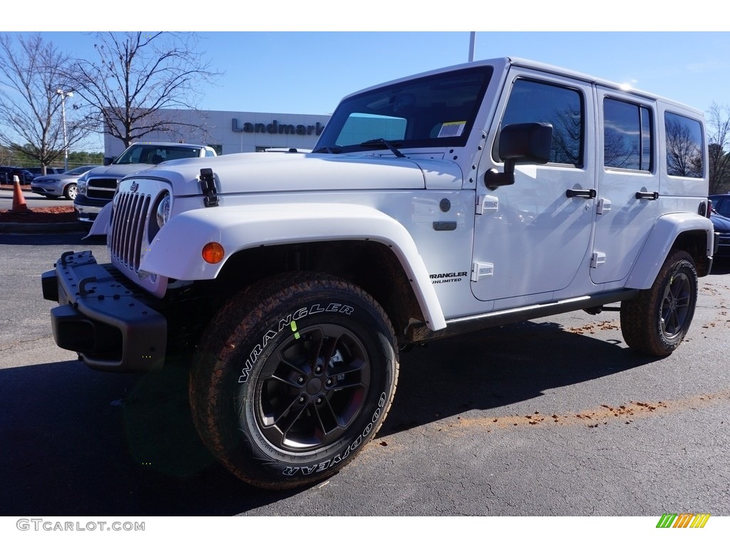 2017 Wrangler Unlimited Sahara 4x4 - Bright White / Black photo #1