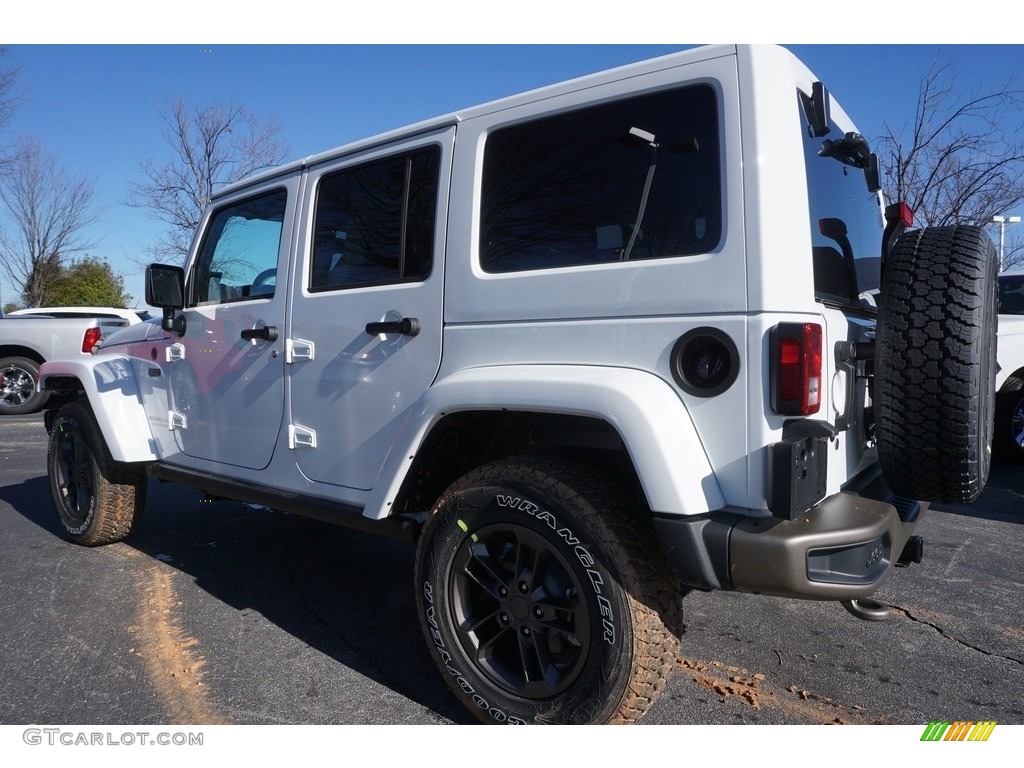 2017 Wrangler Unlimited Sahara 4x4 - Bright White / Black photo #2