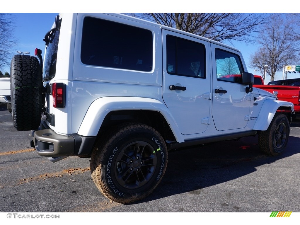 2017 Wrangler Unlimited Sahara 4x4 - Bright White / Black photo #3