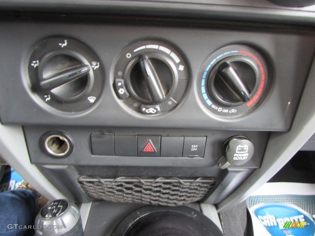 2009 Wrangler Unlimited X 4x4 - Detonator Yellow / Dark Slate Gray/Medium Slate Gray photo #26