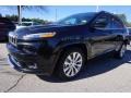 Brilliant Black Crystal Pearl 2016 Jeep Cherokee Overland