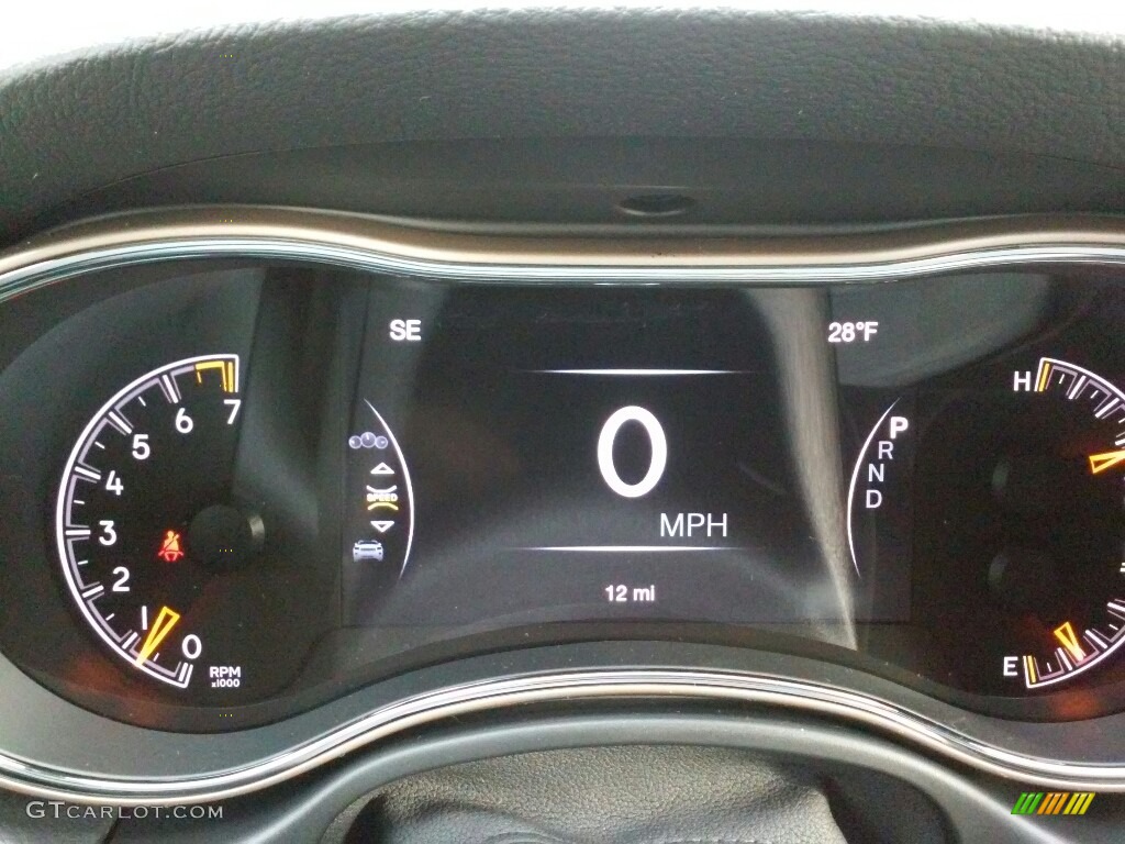 2017 Grand Cherokee Laredo 4x4 - Diamond Black Crystal Pearl / Black photo #13