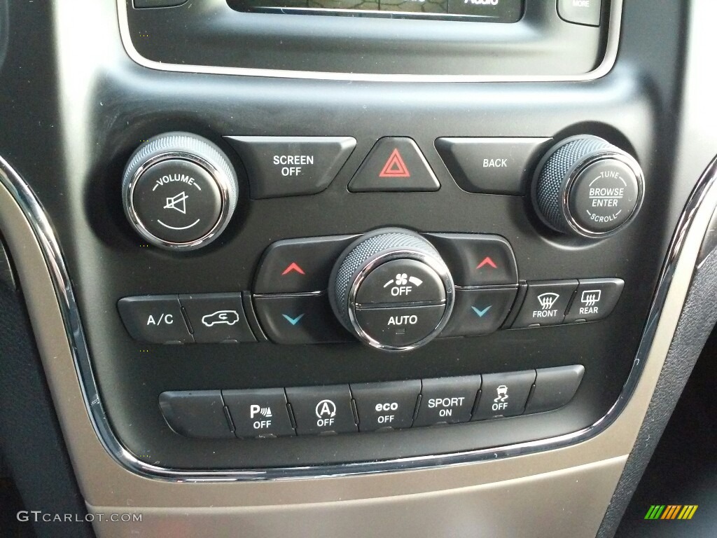 2017 Grand Cherokee Laredo 4x4 - Diamond Black Crystal Pearl / Black photo #16