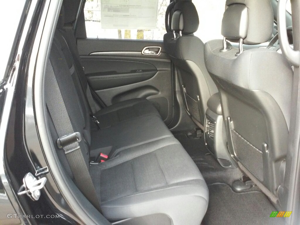 2017 Grand Cherokee Laredo 4x4 - Diamond Black Crystal Pearl / Black photo #22