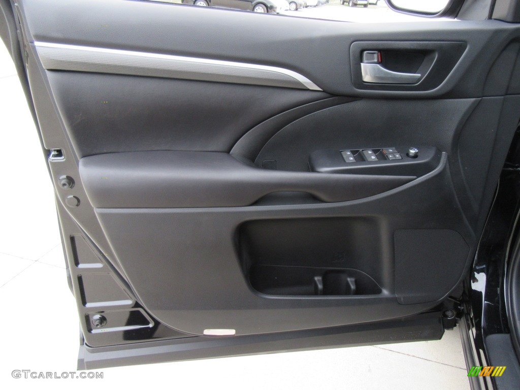 2017 Toyota Highlander SE Door Panel Photos