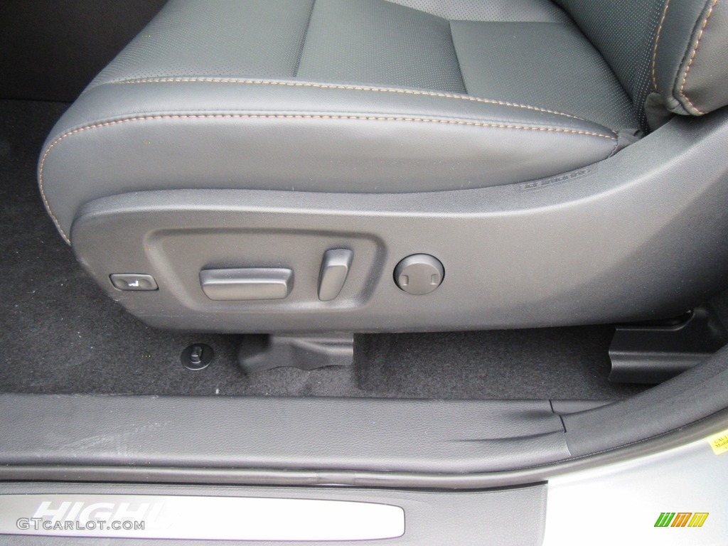 2017 Toyota Highlander Limited AWD Front Seat Photo #118004611